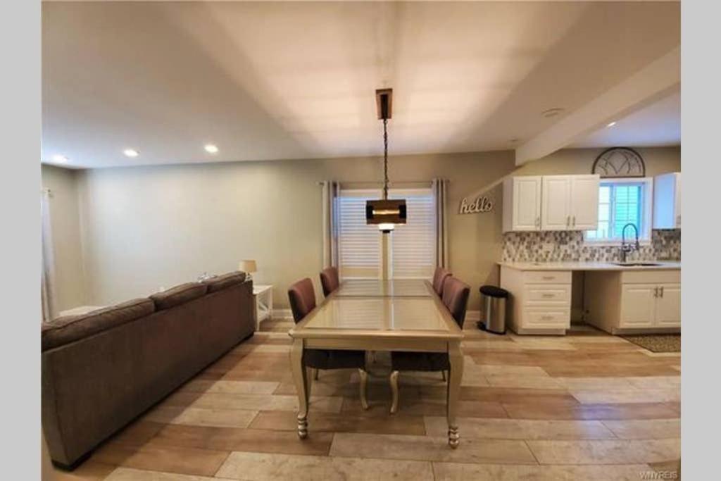 Holiday home Luxury Private In The Heart Of Niagara Falls